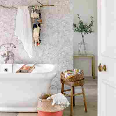 Small Bathroom Design Ideas (2021 Trends) • DeCombo