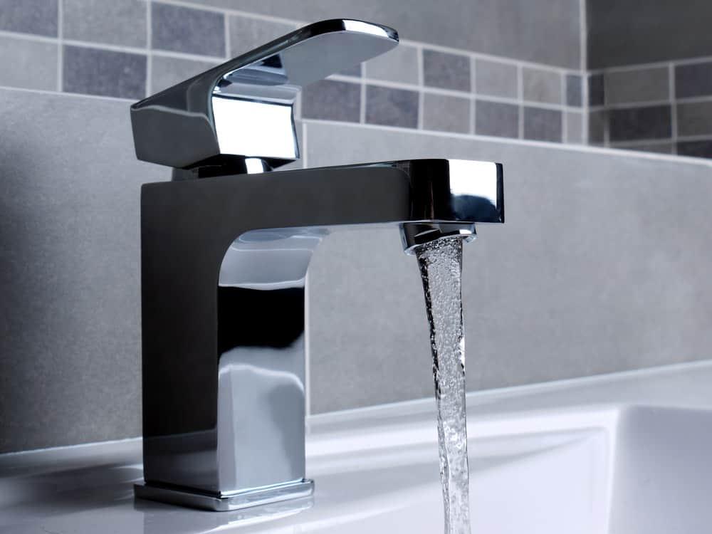 18 Types of Bathroom Faucets (Buying Guide)