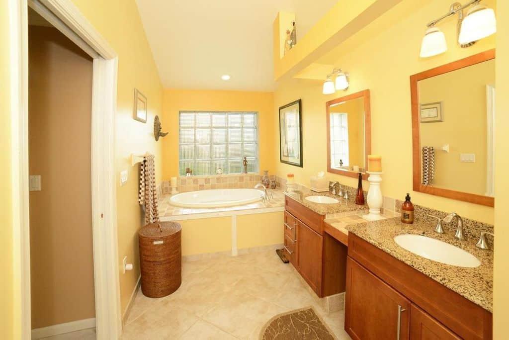 45 Yellow Primary Bathroom Ideas (Photos)