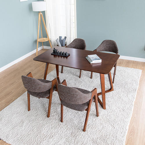 How to Choose Solid Wood Dining Table